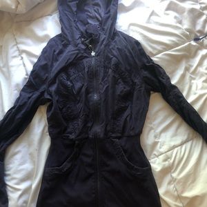SUPER RARE lululemon bodytight windbreaker